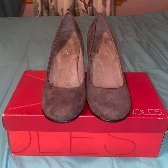 Aerosoles Grey Snake Wedges - Picture 1 of 6